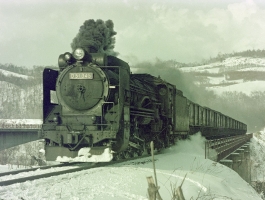 国鉄の現役蒸気機関車、最終列車けん引から12/24で50年